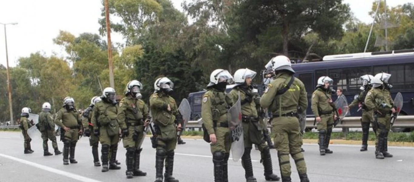 Εξάρχεια: Eπίθεση κατά διμοιρίας των ΜΑΤ